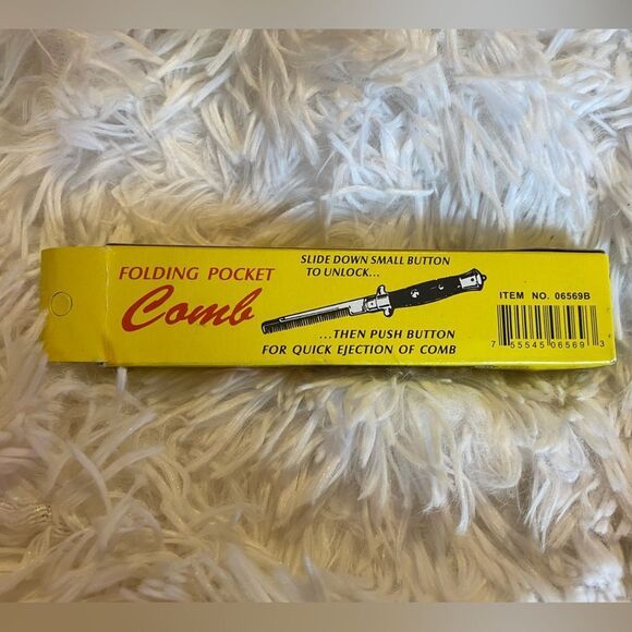 *NIB* Folding Pocket Comb Novelty Gift - Picture 3 of 3